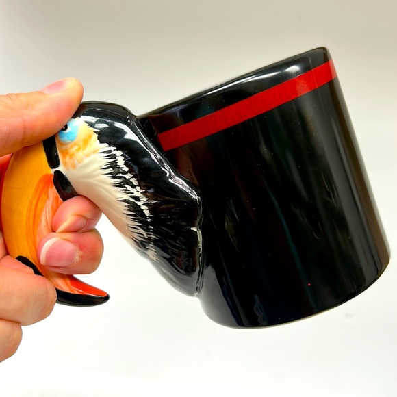 Vintage 1986 3D Toucan bird hand painted ceramic mug “ Bergschrund Seattle” - Picture 4 of 9